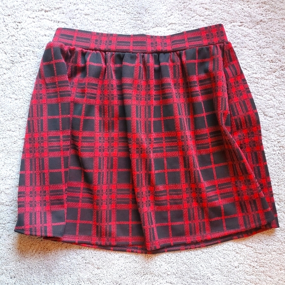 Plaid Skirt size M EUC - Picture 2 of 3